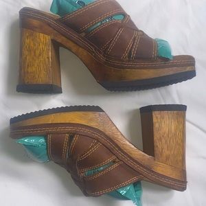 Vintage Candie’s Y2K Wood heel chunky platform brown leather sandals Size 8